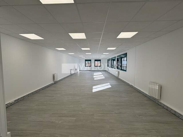 BUREAUX à LOUER — photo du bien