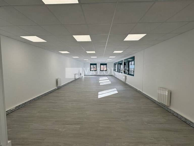 BUREAUX à LOUER — photo 1