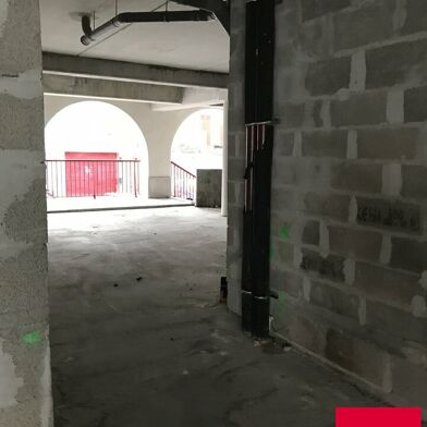 Commerce  563680 €