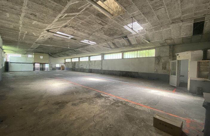 BATIMENT INDUSTRIEL - POITIERS CENTRE VILLE — photo 5
