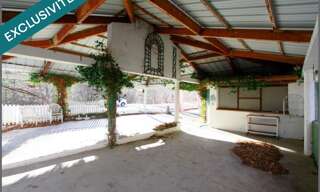 Immeuble  350 m² à vendre à Entrages (04000)