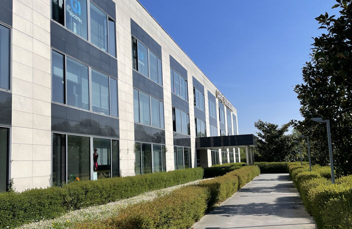 65m2 LIEUSAINT - CARRE HAUSMANN I - BUREAUX DE STANDING — photo 2