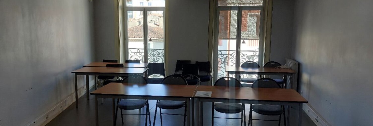 Bureau  300 m² à louer à Mazamet (81200)