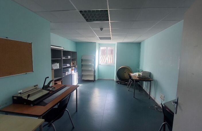 Bureau à louer au centre ville de Mazamet — photo 4