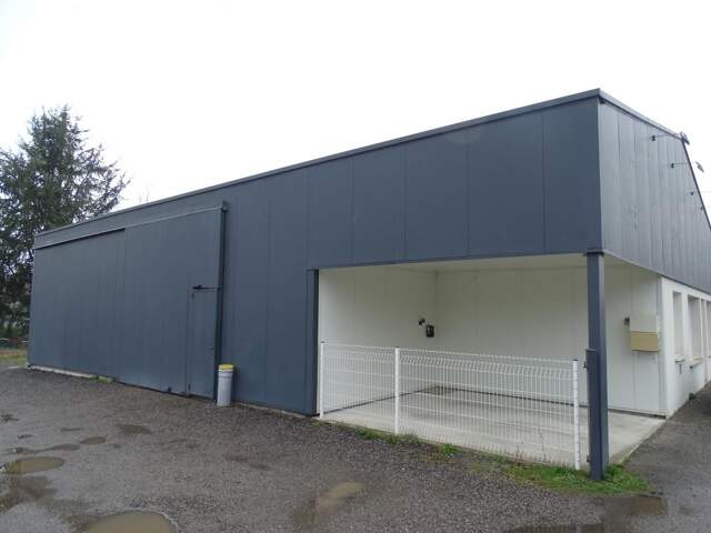 Local commercial 375 m2 Saint Junien SUD — photo du bien