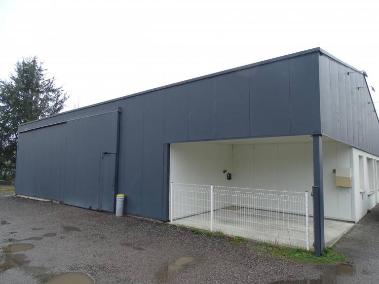 Local commercial 375 m2 Saint Junien SUD — photo 1