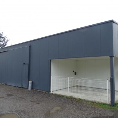 Local industriel  333000 €