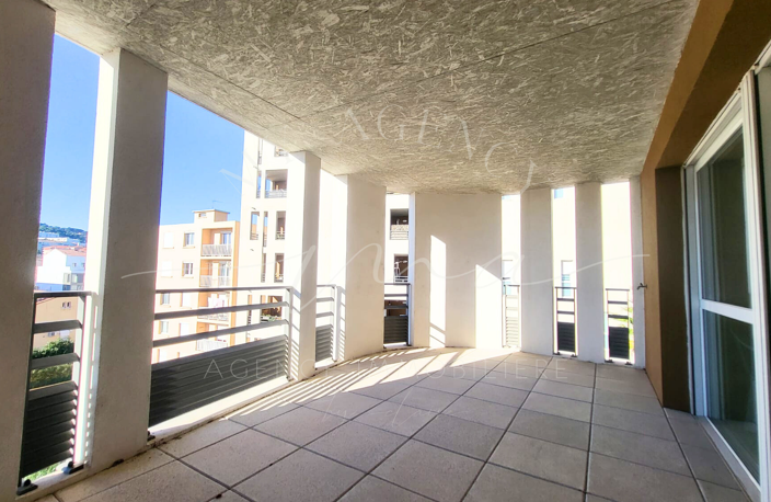 Bel appartement T2 récent centre de sète avec parking privé — photo 2