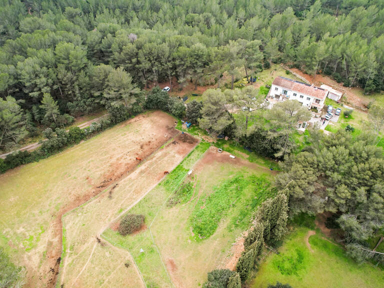 Miramas : immobilier de luxe : propriété de 215m2 à acheter — photo 1