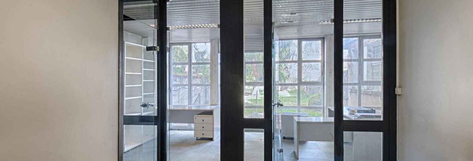 Commerce  190 m² à louer à La Tour-du-Pin (38110)