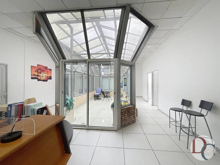 Location de bureaux sur 210 m2 avec patio central — photo 1