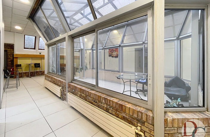 Location de bureaux sur 210 m2 avec patio central — photo 4