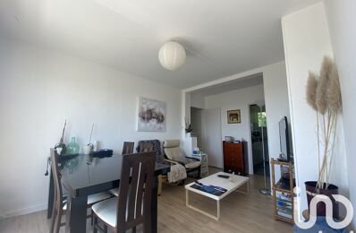 location appartement 1 300 € CC /mois à proximité de Voisins-le-Bretonneux (78960)