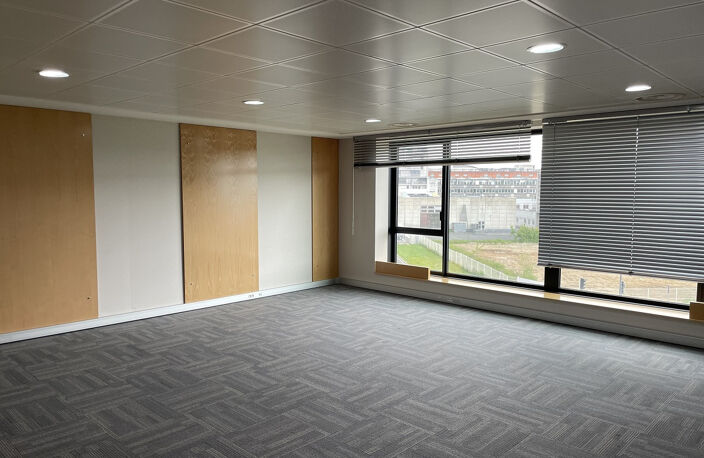 32m2 - CARRE HAUSMANN EVRY - BUREAUX DE STANDING — photo 4