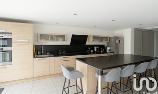 Maison 5 Pièces 187 m² à vendre à Saint-Jean-de-Liversay (17170)