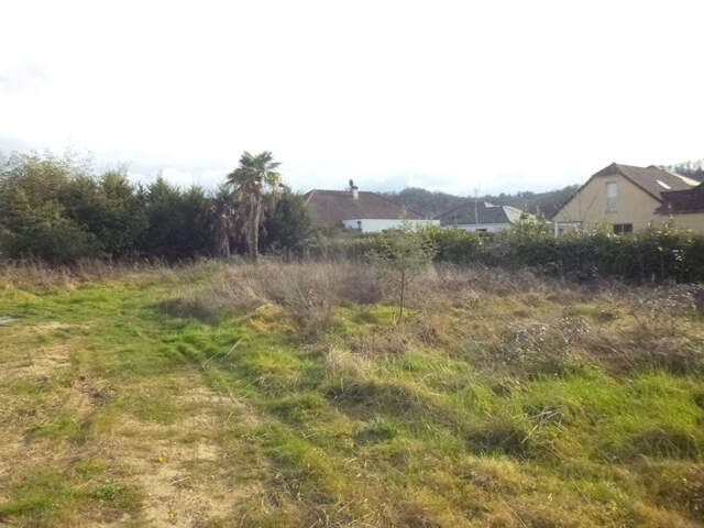 Terrain à bâtir proche LESCAR — photo du bien