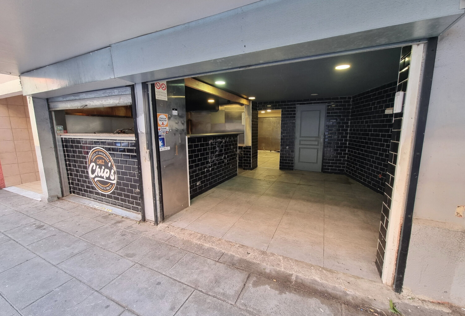 Local commercial 43 m2   Quartier Pasteur / Hôpital Pasteur — photo 1