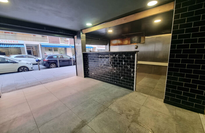 Local commercial 43 m2   Quartier Pasteur / Hôpital Pasteur — photo 2