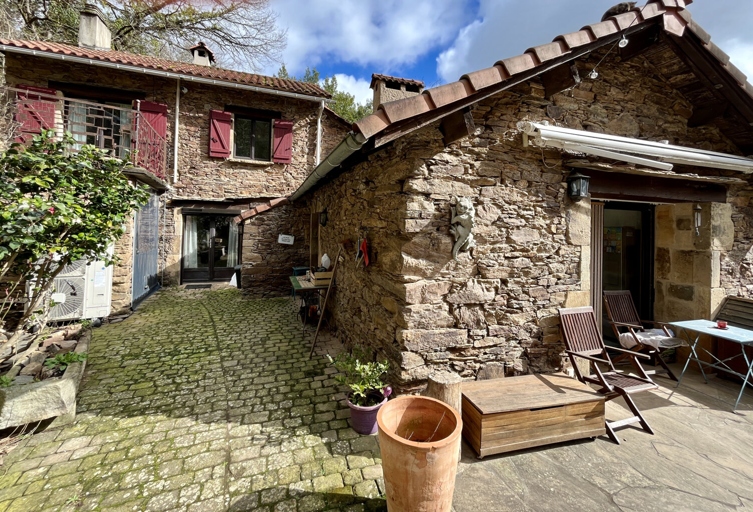 maison atypique en pleine nature — photo 1