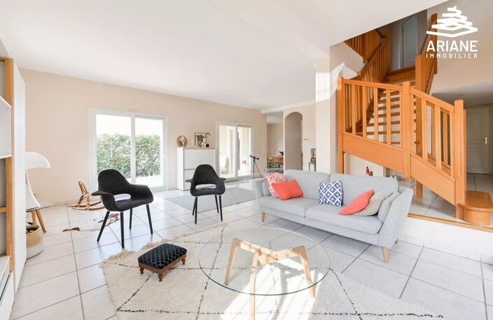Maison 8 pièces et garage double sur 844m² de terrain — photo 2