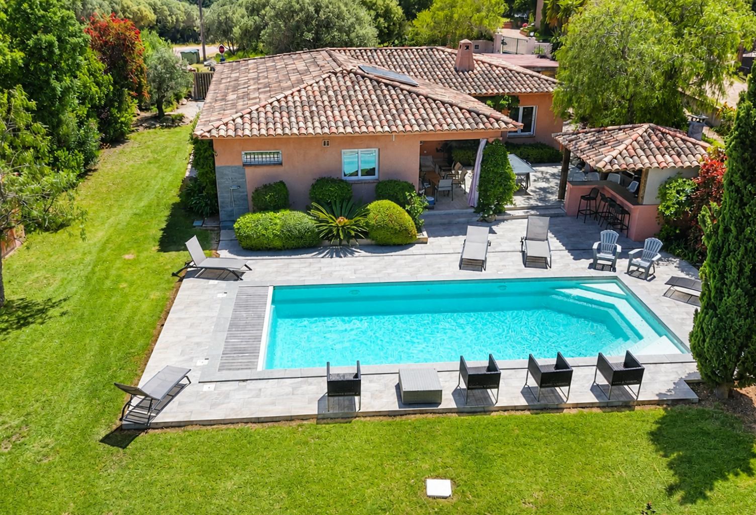 VILLA T6 AVEC PISCINE PROCHE DES PLAGES DE PINARELLO — photo 1