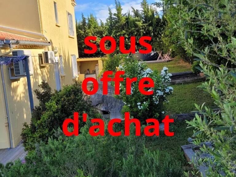 A vendre une villa avec jardin, terrasse,  piscine et  garage — photo 1