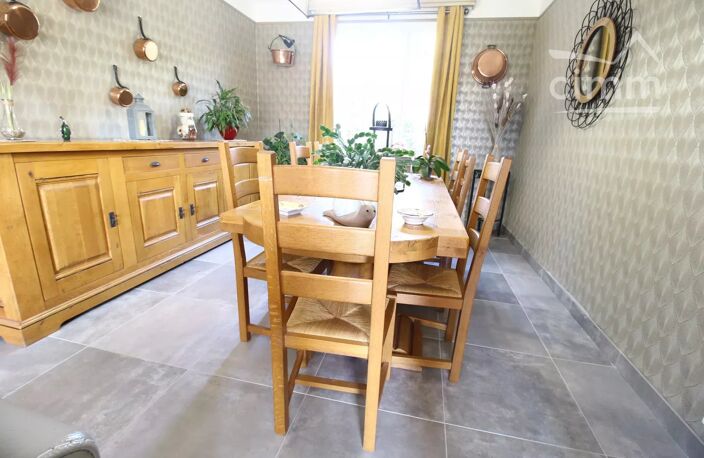 A vendre une villa avec jardin, terrasse,  piscine et  garage — photo 4