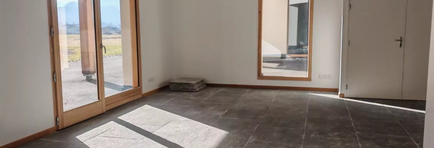 Commerce   m² à vendre à Taninges (74440)