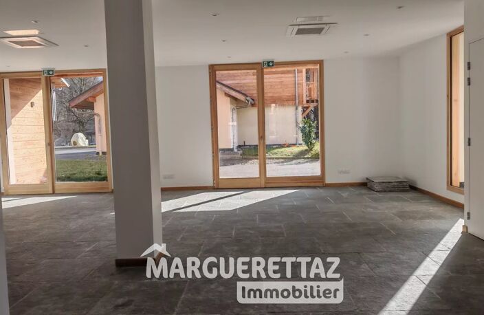 Local commercial — photo 3