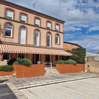 Maison 9 pièces 400000 €