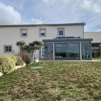 Maison 7 pièces 220 m²