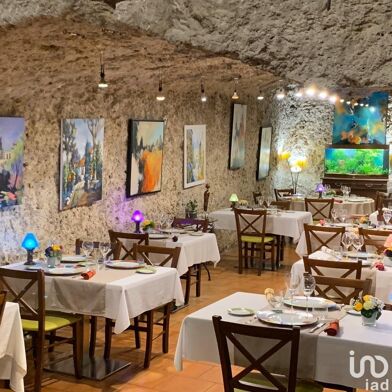 Commerce  216000 €