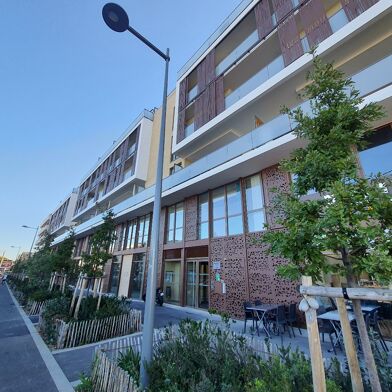 Commerce  300000 €