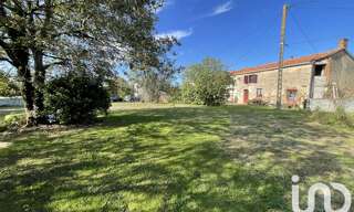 Maison 9 Pièces 215 m² à vendre à Saint-Hilaire-le-Vouhis (85480)