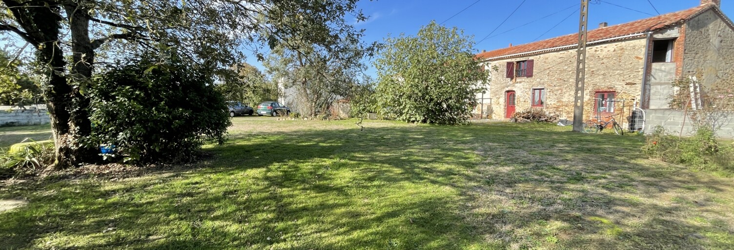 Maison 9 Pièces 215 m² à vendre à Saint-Hilaire-le-Vouhis (85480)