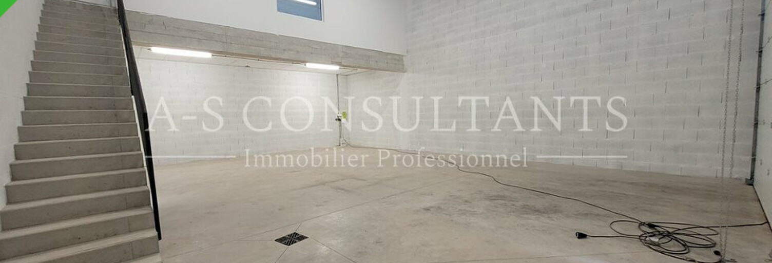 Local industriel  155 m² à louer à Vaulx-Milieu (38090)