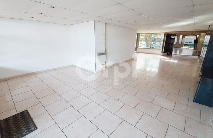 Bien Commercial À Vendre — photo 2