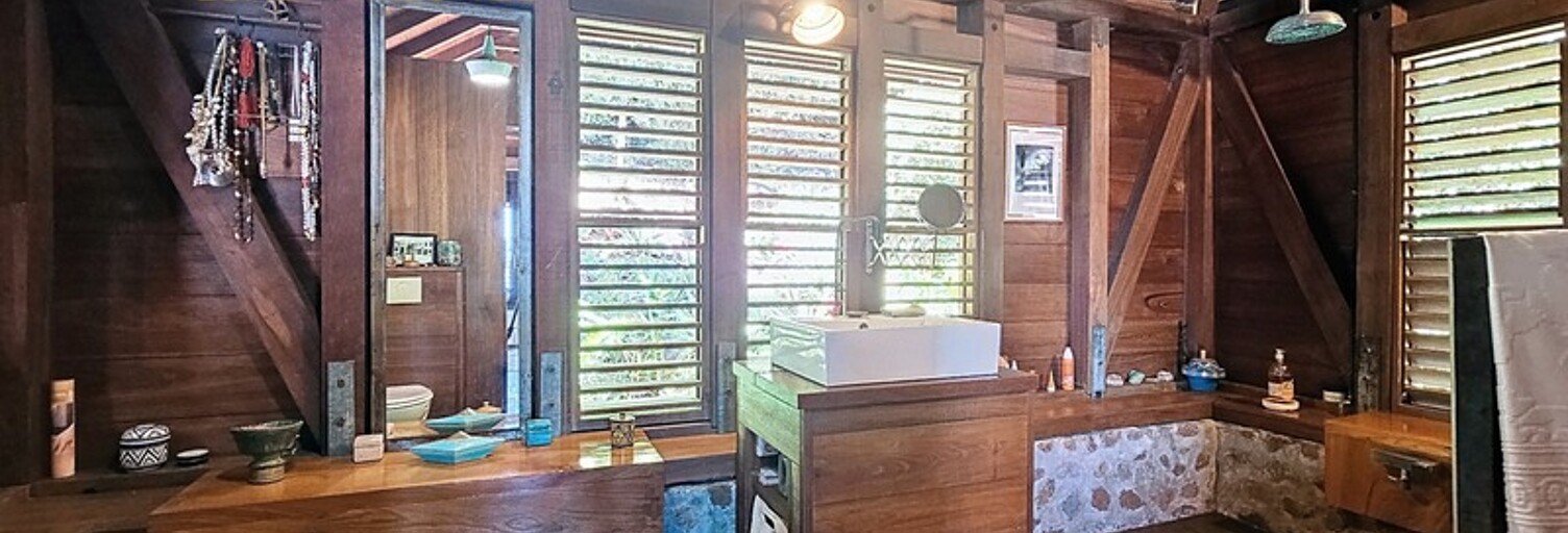 Maison 8 Pièces 261 m² à vendre à Terre-de-Bas (97136)