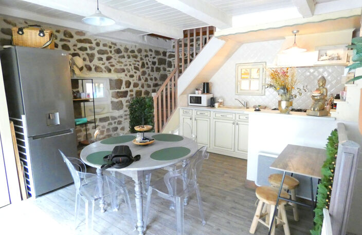 BELLE MAISON AUVERGNATE EN PIERRE — photo 2