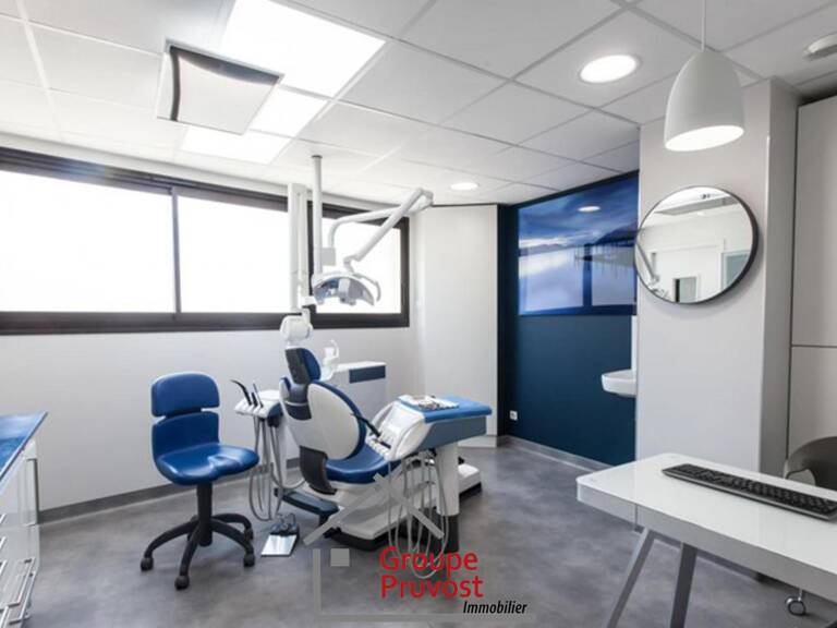 Commerce  107 m² — photo 1