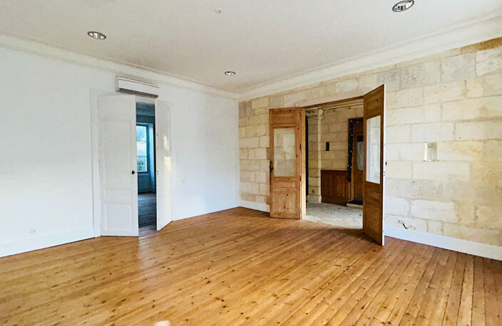 A VENDRE APPARTEMENT DE STANDING DE 64 M2 - JONZAC CENTRE — photo 5