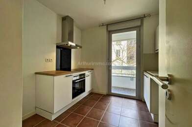 Appartement 3 pièces 1028 €