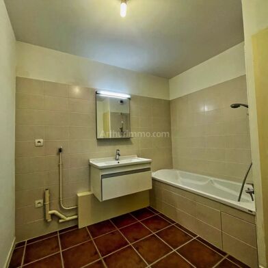 Appartement 3 pièces 1028 €