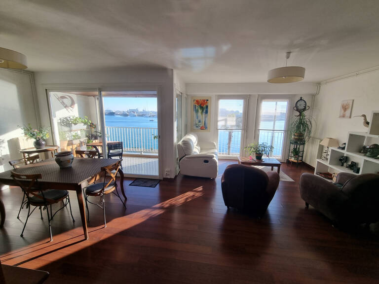Sète : Appartement avec terrasse et loggia, 3 pièces sans vi — photo 1
