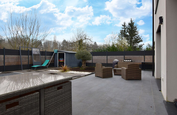 Immobilier de prestige : maison à vendre aux Essarts-Le-Roi — photo 2