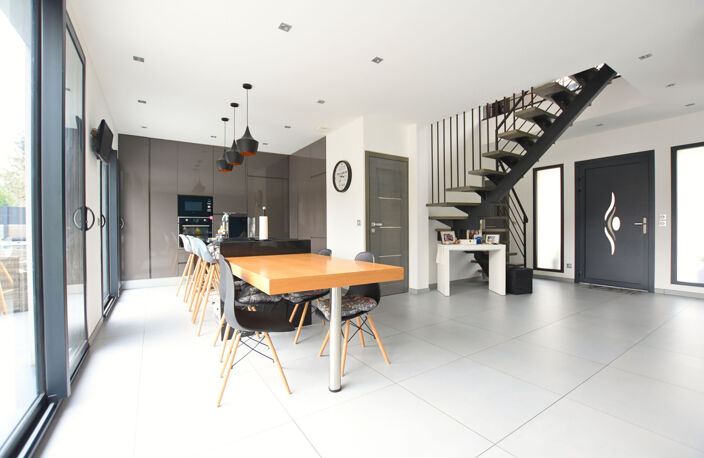 Immobilier de prestige : maison à vendre aux Essarts-Le-Roi — photo 5