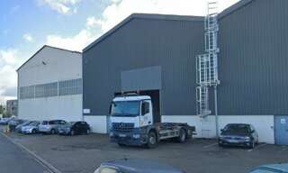 Commerce  1351 m² à louer à Vénissieux (69200)