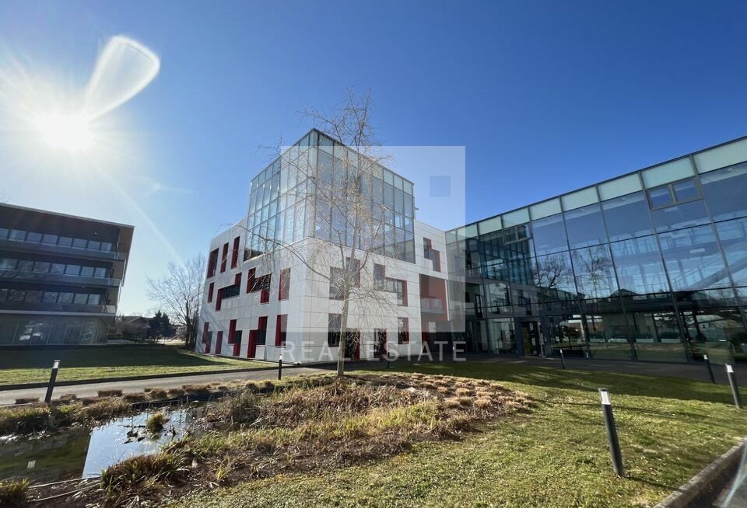 BUREAUX à LOUER — photo 1