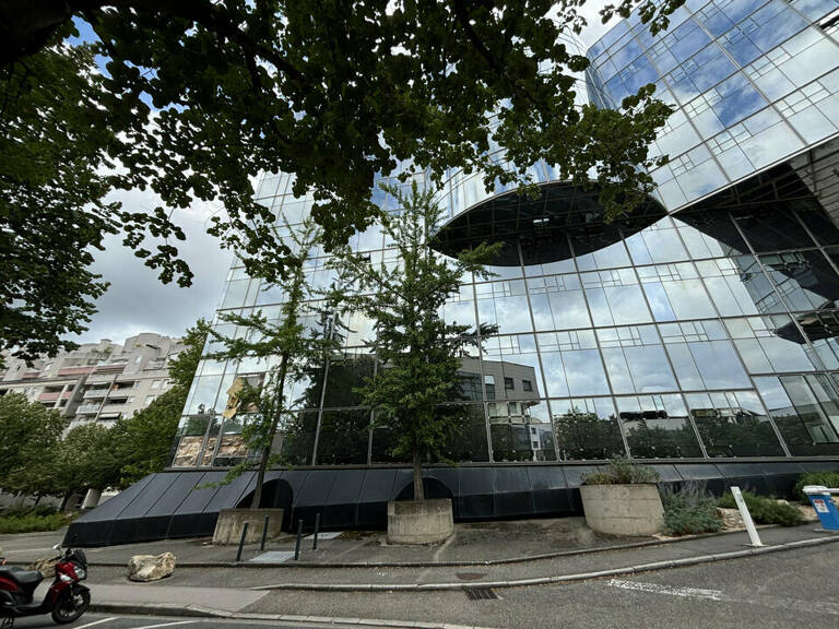 BUREAUX à LOUER — photo 1