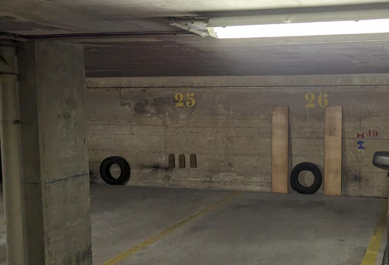 Emplacement de parking sécurisé rue Lecourbe — photo 1
